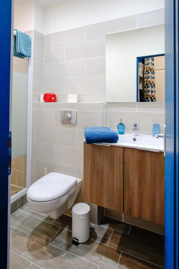 Les Halles-parking-avignonsmile Appartement *